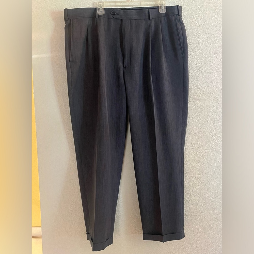 Gray Roundtree and Yorke TravelSmart Dress Pants 42x30.